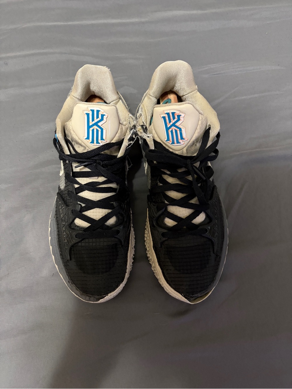 Kyrie low 4 black rattan